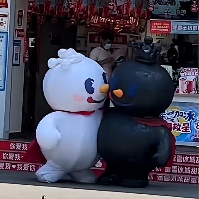蜜雪冰城黑化